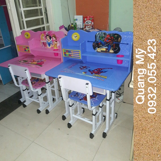 Bộ bàn ghế học tập trẻ em chủ đề hoạt hình